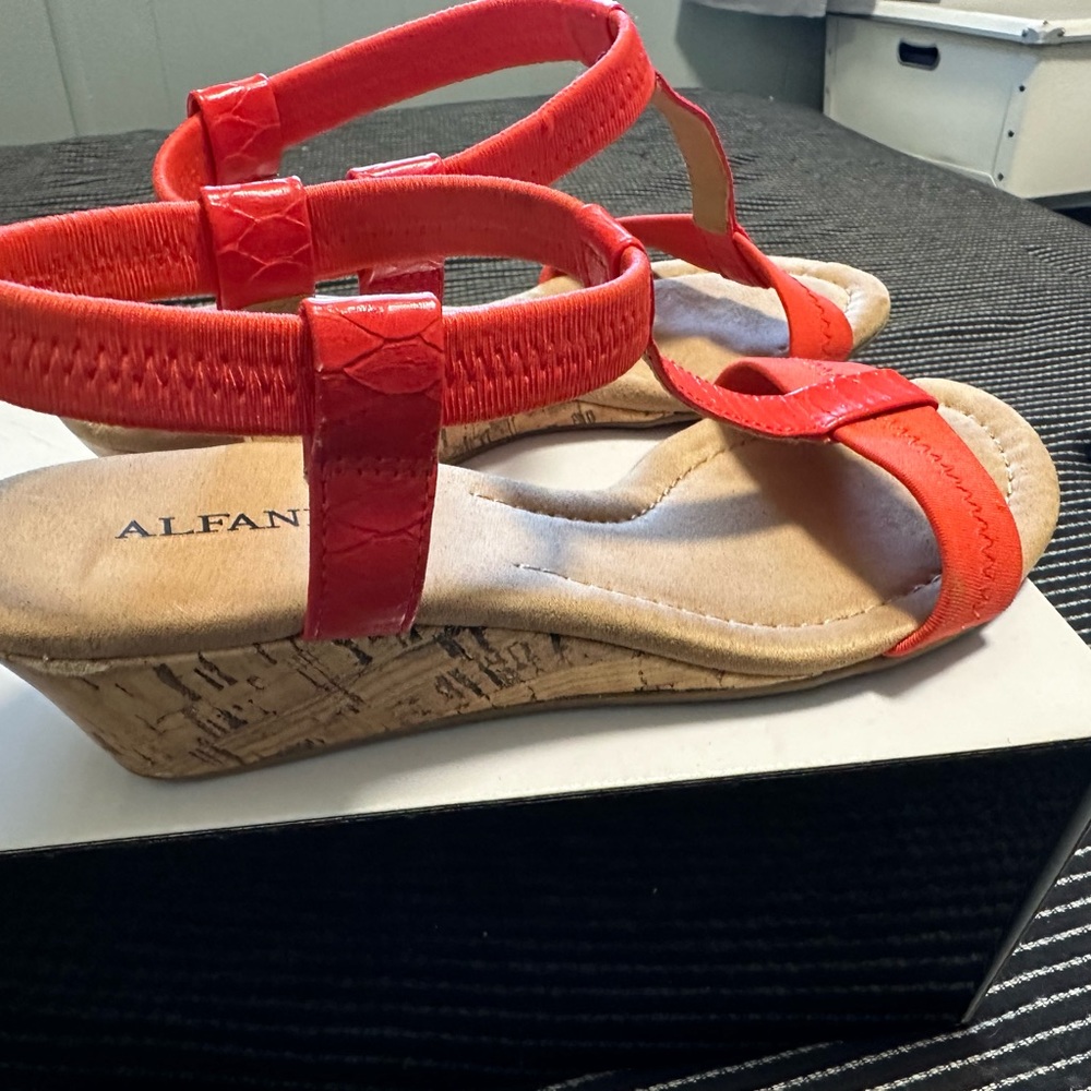 Women’s sandals